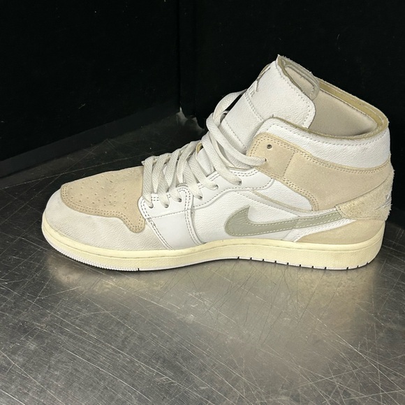 Nike Air Jordan 1 Retro Size 11 Men - Picture 5 of 12